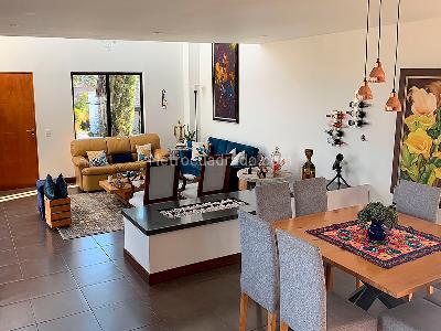 Casa de 4 alcobas en venta en Envigado, Envigado, 290 m² · foto 2 de 13