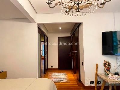 Apartamento de 3 alcobas en venta en Las Lomas, Medellín, 244 m² · foto 12 de 19