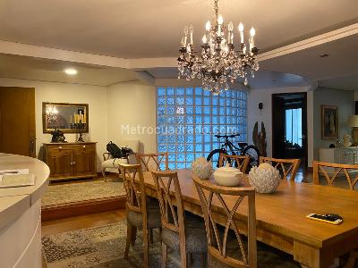 Apartamento de 3 alcobas en venta en Las Lomas, Medellín, 244 m² · foto 2 de 19