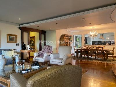 Apartamento de 3 alcobas en venta en Las Lomas, Medellín, 244 m² · foto 4 de 19