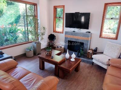 Casa de 4 alcobas en venta en Envigado, Envigado, 400 m² · foto 3 de 19