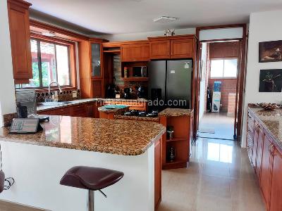 Casa de 4 alcobas en venta en Envigado, Envigado, 400 m² · foto 6 de 19