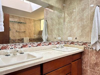 Casa de 4 alcobas en venta en El Poblado, Medellín, 264 m² · foto 15 de 18