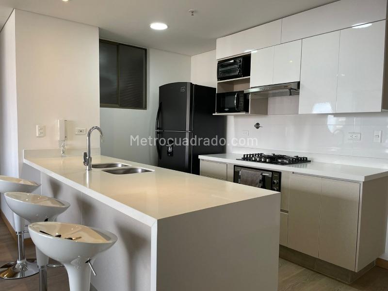 Apartamento amoblado de 2 alcobas cerca de servicios en El Poblado - 6