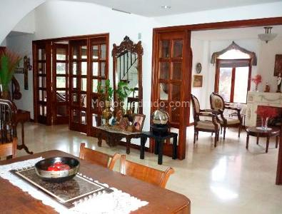 Casa de 4 alcobas en venta en El Poblado, Medellín, 480 m² · foto 2 de 16