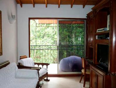 Casa de 4 alcobas en venta en El Poblado, Medellín, 480 m² · foto 8 de 16