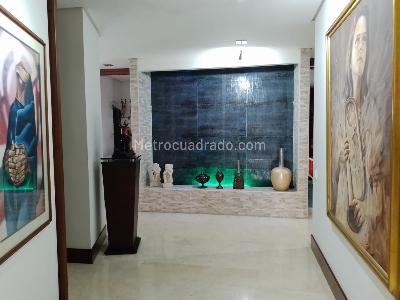 Apartamento de 4 alcobas en arriendo en El Poblado, Medellín, 410 m² · foto 17 de 18