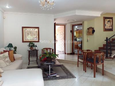 Casa en venta en Envigado, Envigado · foto 2 de 20
