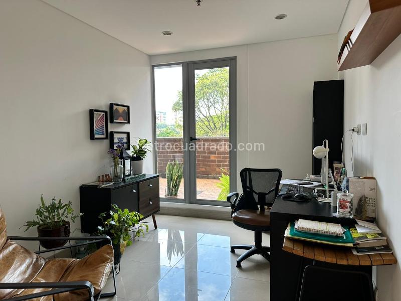 Furnished 2BR Apartment with Jacuzzi in El Poblado - 8