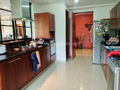Apartamento de 3 alcobas en venta en El Poblado, Medellín, 293 m² · foto 5 de 15