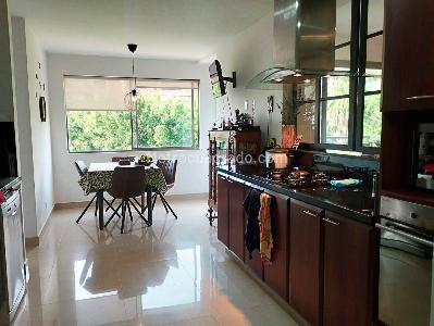 Apartamento de 3 alcobas en venta en El Poblado, Medellín, 293 m² · foto 6 de 15
