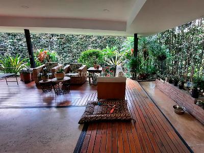 Casa de 4 alcobas en venta en El Poblado, Medellín, 372 m² · foto 16 de 20