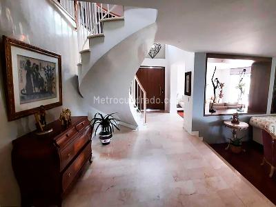 Casa de 4 alcobas en venta en El Poblado, Medellín, 372 m² · foto 5 de 20