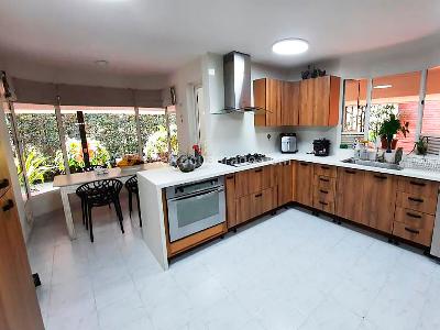 Casa de 4 alcobas en venta en El Poblado, Medellín, 372 m² · foto 7 de 20