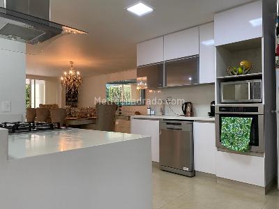 Casa de 4 alcobas en venta en El Poblado, Medellín, 409 m² · foto 5 de 19