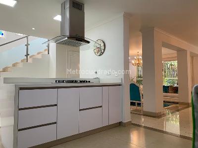 Casa de 4 alcobas en venta en El Poblado, Medellín, 409 m² · foto 6 de 19