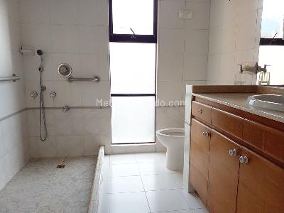 Apartamento de 3 alcobas en venta en El Poblado, Medellín, 195 m² · foto 18 de 20