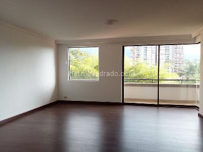 Apartamento de 3 alcobas en venta en El Poblado, Medellín, 195 m² · foto 4 de 20
