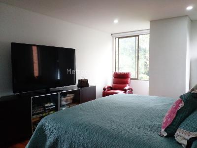 Apartamento de 3 alcobas en venta en El Poblado, Medellín, 220 m² · foto 10 de 19