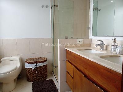 Apartamento de 3 alcobas en venta en El Poblado, Medellín, 220 m² · foto 16 de 19