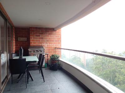 Apartamento de 3 alcobas en venta en El Poblado, Medellín, 220 m² · foto 18 de 19