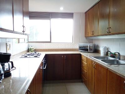 Apartamento de 3 alcobas en venta en El Poblado, Medellín, 220 m² · foto 6 de 19