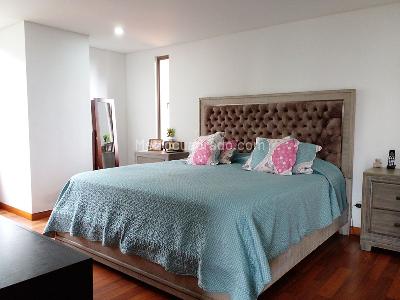 Apartamento de 3 alcobas en venta en El Poblado, Medellín, 220 m² · foto 9 de 19