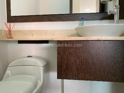 Apartamento de 3 alcobas en venta en El Poblado, Medellín, 131 m² · foto 17 de 19