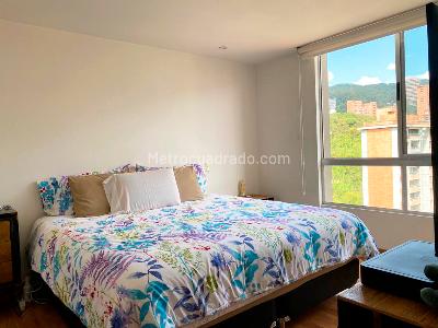 Apartamento de 3 alcobas en venta en El Poblado, Medellín, 131 m² · foto 9 de 19