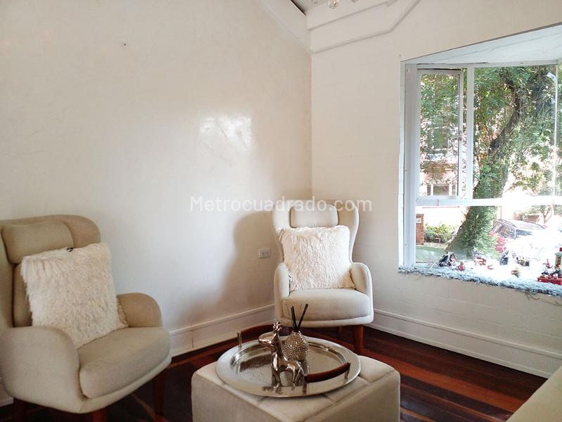 Casa Amplia de 3 Alcobas con Piscina Privada en El Poblado - 3