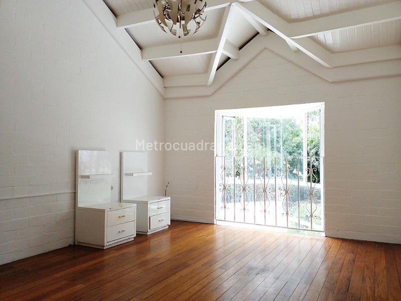 Casa Amplia de 3 Alcobas con Piscina Privada en El Poblado - 7