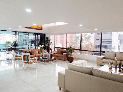 Apartamento de 4 alcobas en venta en El Poblado, Medellín, 476 m² · foto 3 de 20