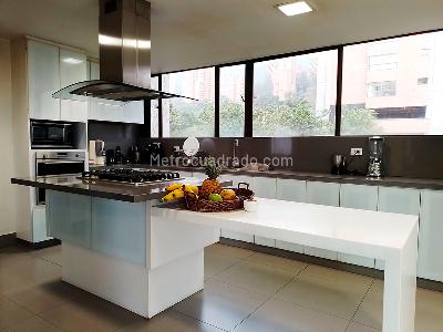 Apartamento de 4 alcobas en venta en El Poblado, Medellín, 476 m² · foto 6 de 20