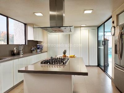Apartamento de 4 alcobas en venta en El Poblado, Medellín, 476 m² · foto 7 de 20