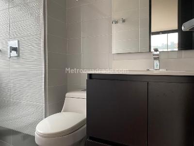 Apartamento de 2 alcobas en venta en El Poblado, Medellín, 105 m² · foto 15 de 17