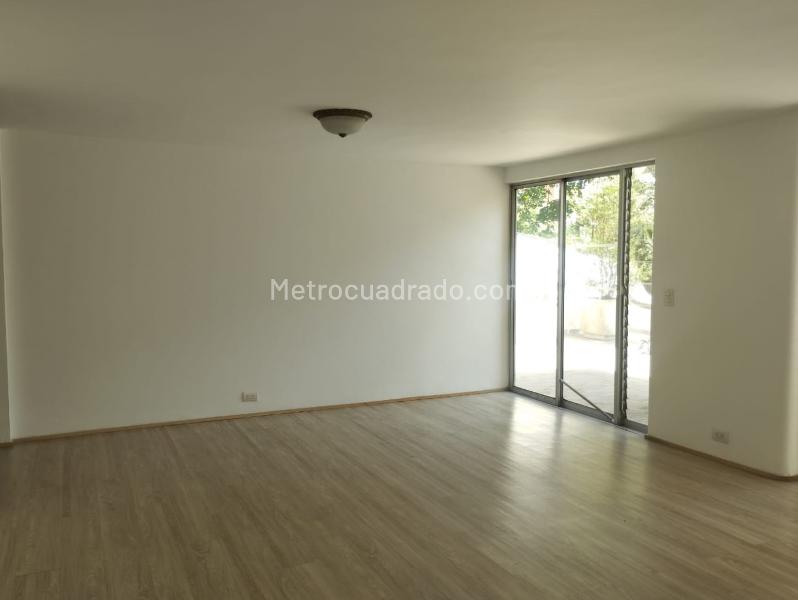 Cozy 2BR Apartment in Quiet Area of El Poblado - 3