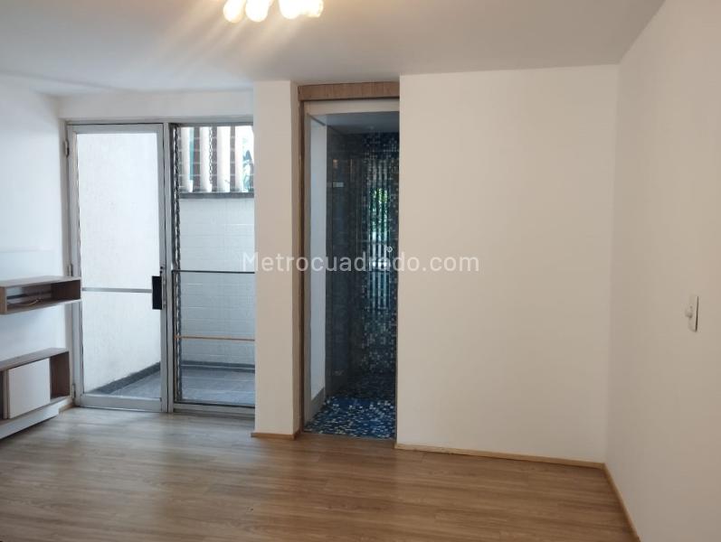 Cozy 2BR Apartment in Quiet Area of El Poblado - 8