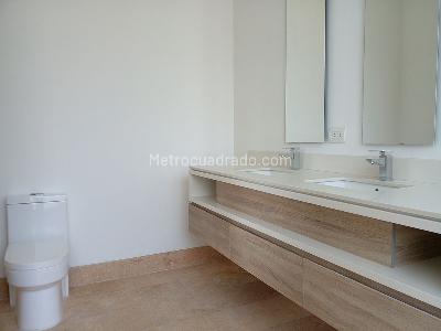 Apartamento de 4 alcobas en venta en El Poblado, Medellín, 312 m² · foto 17 de 19