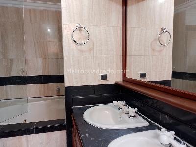 Apartamento de 3 alcobas en venta en El Poblado, Medellín, 170 m² · foto 19 de 20