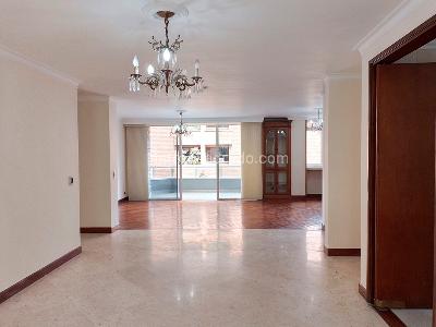 Apartamento de 3 alcobas en venta en El Poblado, Medellín, 170 m² · foto 2 de 20