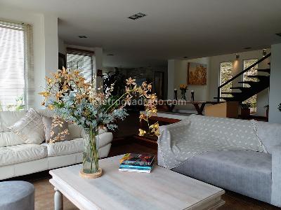 Casa de 3 alcobas en venta en Envigado, Envigado, 249 m² · foto 2 de 20