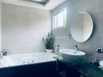 Casa de 4 alcobas en venta en Envigado, Envigado, 273 m² · foto 17 de 20