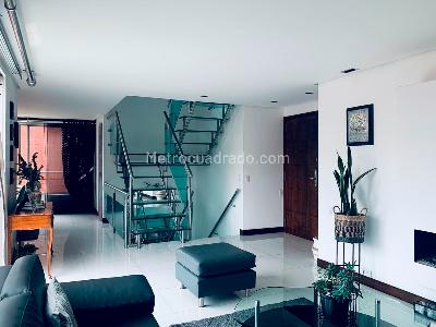 Casa de 4 alcobas en venta en Envigado, Envigado, 273 m² · foto 2 de 20