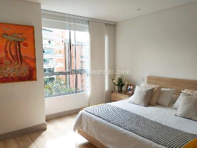 Apartamento de 2 alcobas en venta en El Poblado, Medellín, 140 m² · foto 10 de 16