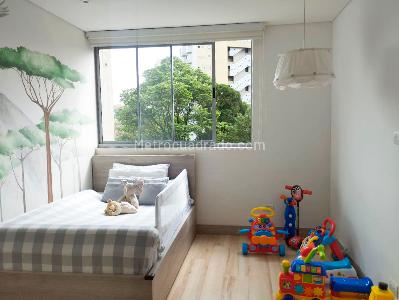 Apartamento de 2 alcobas en venta en El Poblado, Medellín, 140 m² · foto 12 de 16