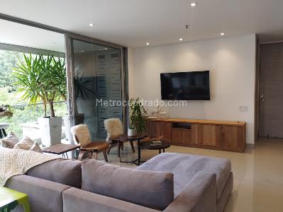 Apartamento de 2 alcobas en venta en El Poblado, Medellín, 140 m² · foto 2 de 16