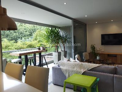 Apartamento de 2 alcobas en venta en El Poblado, Medellín, 140 m² · foto 4 de 16