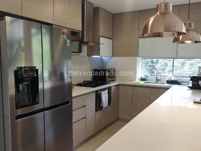 Apartamento de 2 alcobas en venta en El Poblado, Medellín, 140 m² · foto 6 de 16