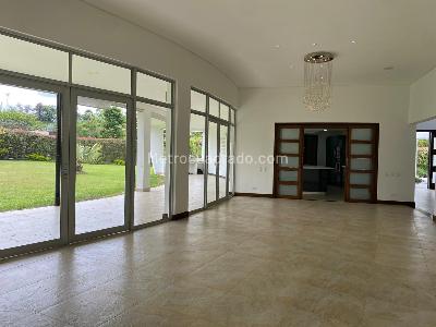 Casa de 5 alcobas en venta en Rionegro, Rionegro, 621 m² · foto 3 de 20