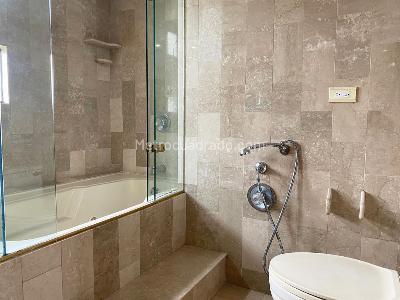 Apartamento de 3 alcobas en venta en El Poblado, Medellín, 340 m² · foto 18 de 19